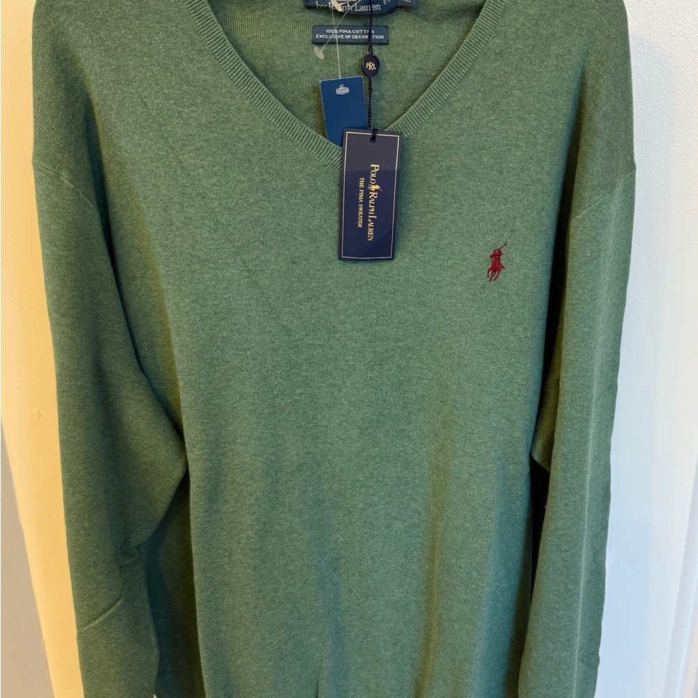 Ralph Lauren Men's V-Neck Sweater in Green